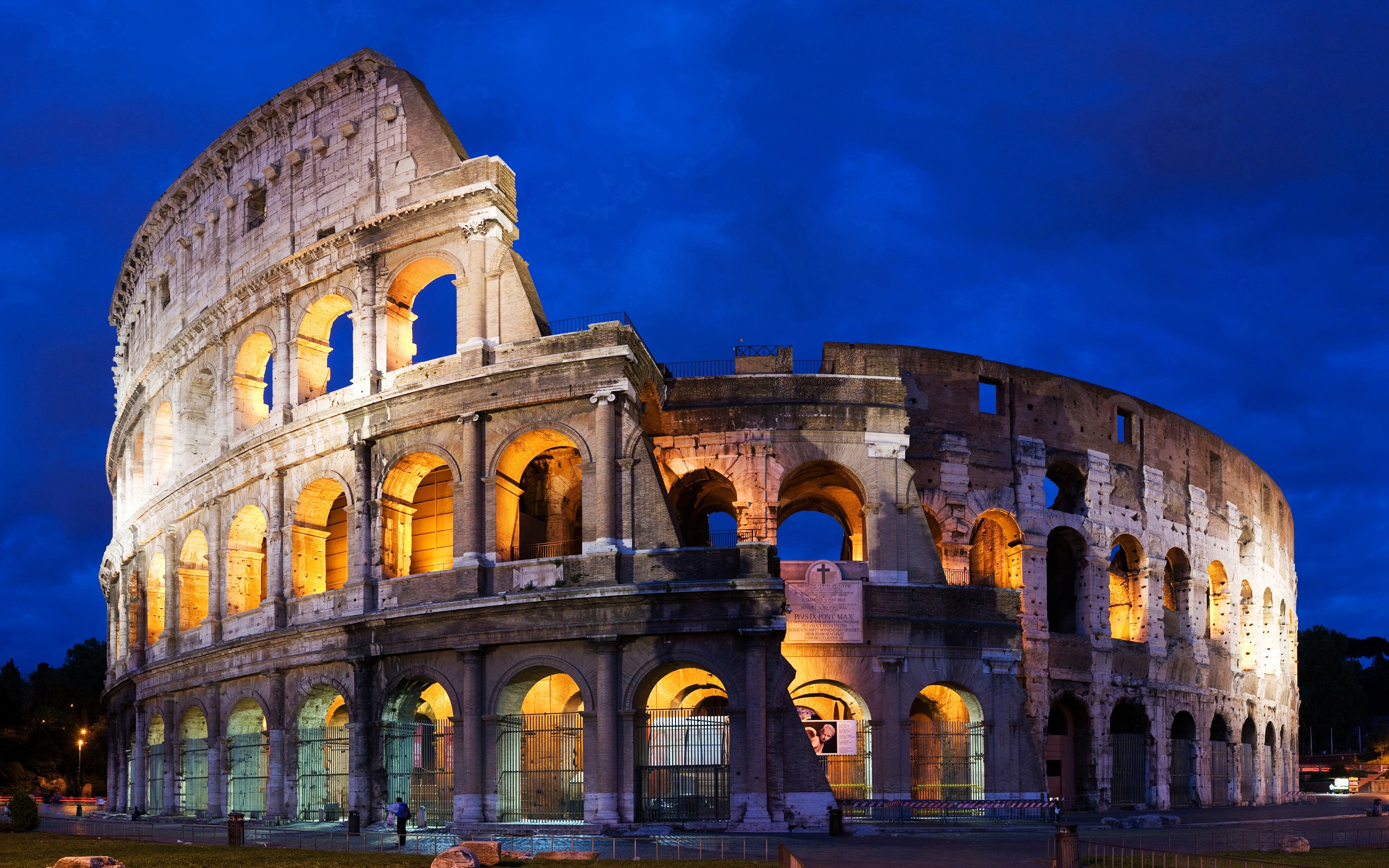 Colosseum in Rome340556708